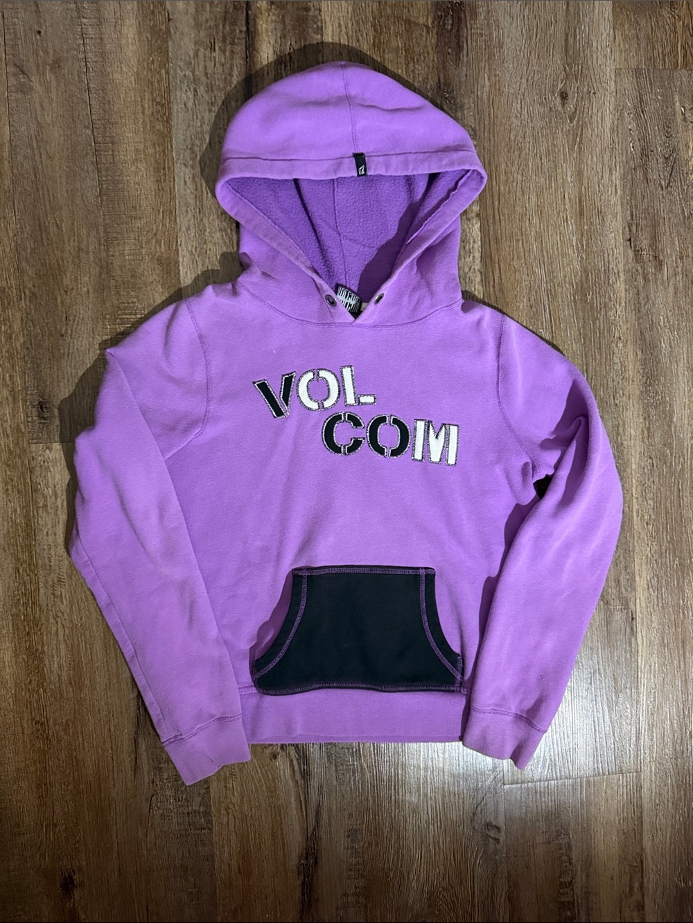 Y2K women’s size small volcom hoodie